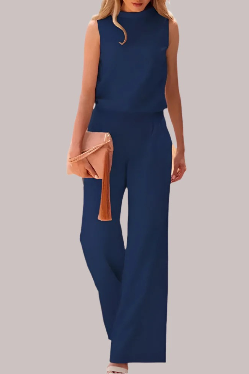 Modischer Jumpsuit für Damen mit schmeichelndem Schnitt, ideal für vielseitige Outfits und moderne Looks.