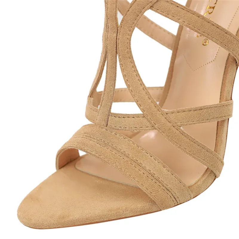 Schöne Gladiator-Absätze für Damen mit Riemen-Design und stabilem Absatz für stilvolle Auftritte
