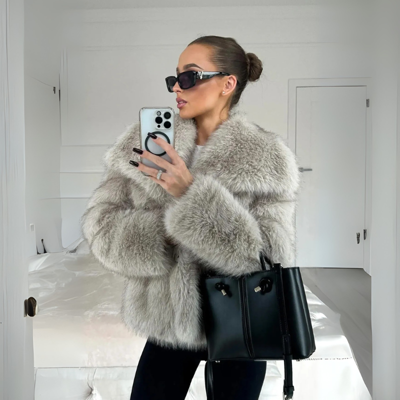 Schöne Winterjacke für Damen in elegantem und wärmendem Design