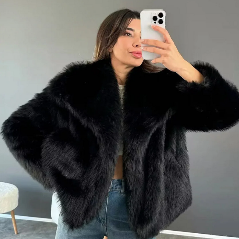 Schöne Winterjacke für Damen in elegantem und wärmendem Design