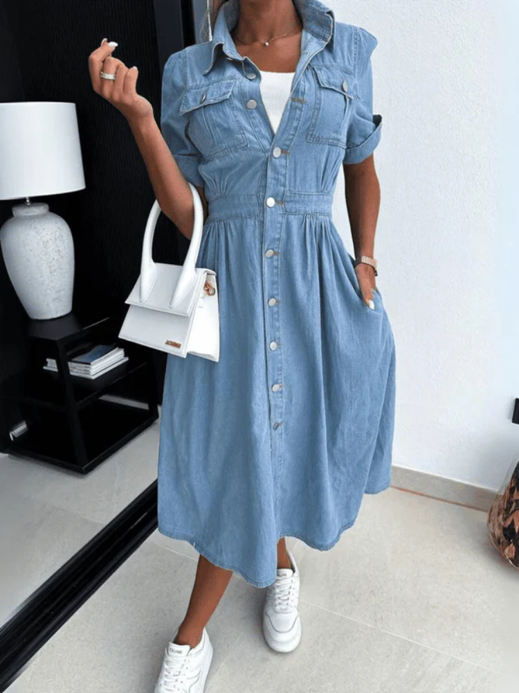 Schönes Denim-Kleid für Damen für lässige und stilvolle Outfits