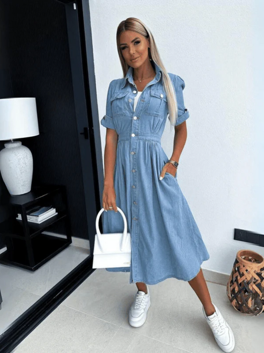 Schönes Denim-Kleid für Damen für lässige und stilvolle Outfits