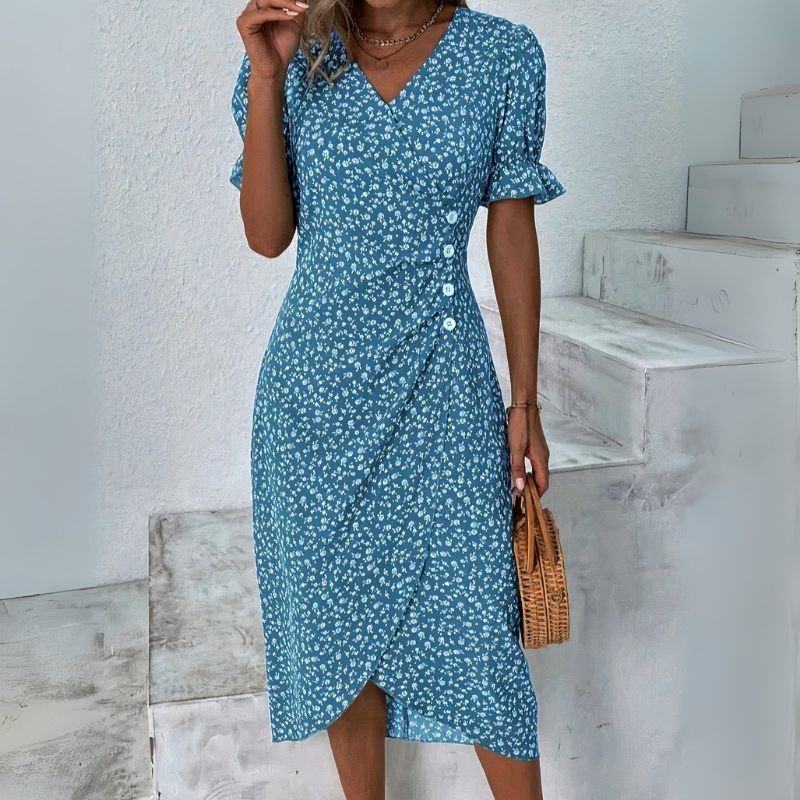 Schönes lässiges Sommerkleid für Damen in lockerem, sommerlichem Design