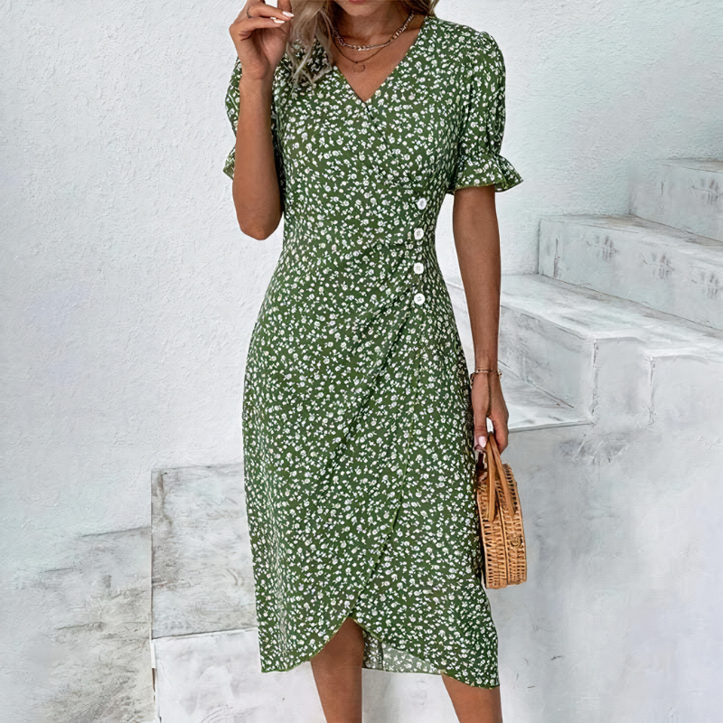 Schönes lässiges Sommerkleid für Damen in lockerem, sommerlichem Design