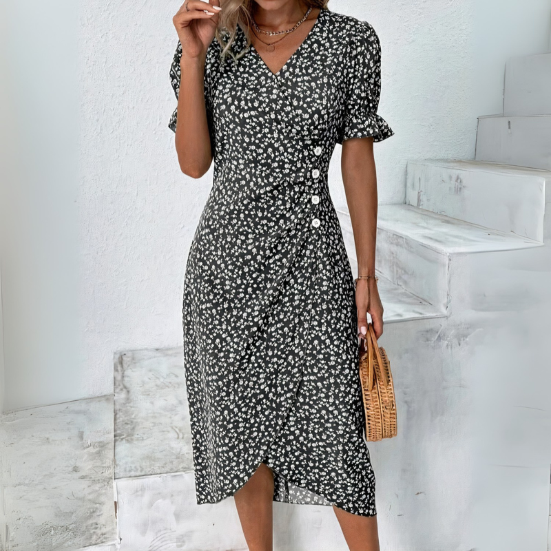 Schönes lässiges Sommerkleid für Damen in lockerem, sommerlichem Design