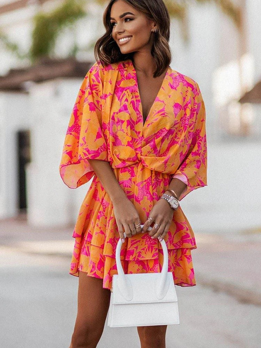 Schönes Sommerkleid für Damen mit luftiger Passform und zeitlosem Design