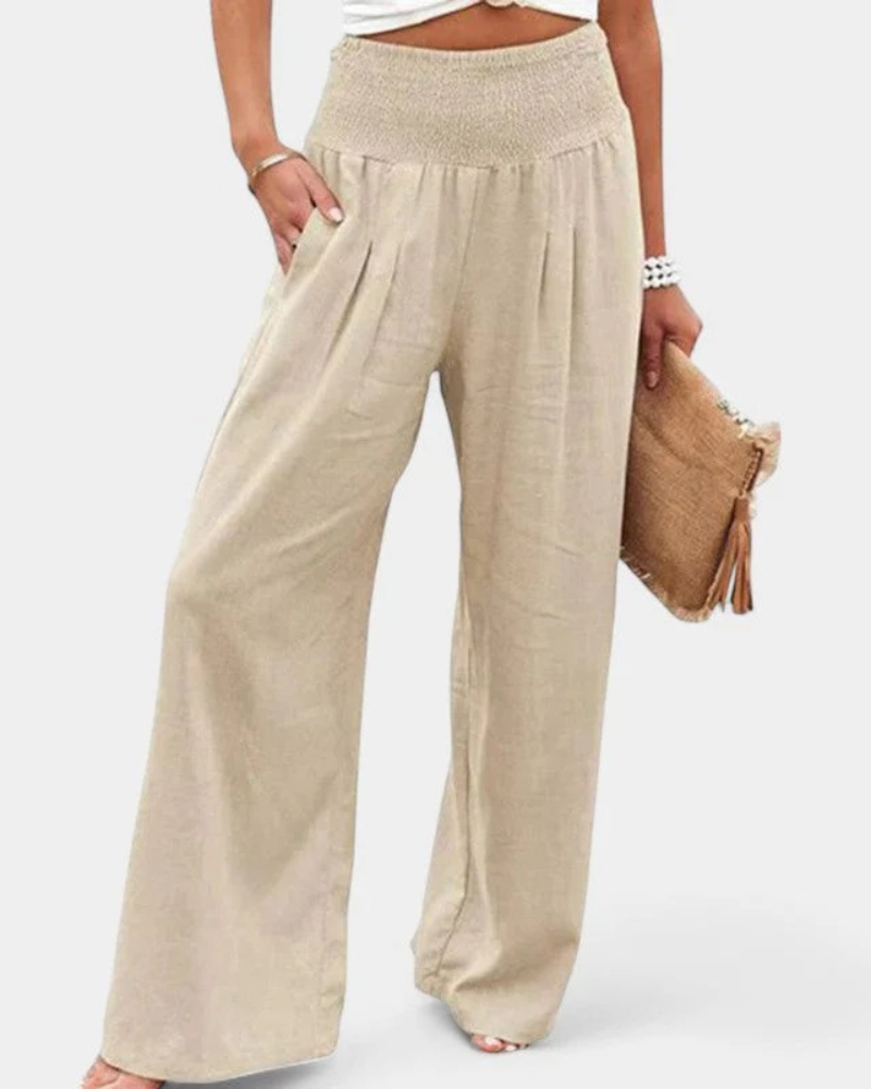 Sommerhose mit hoher Taille für Damen in modernem Schnitt, ideal für warme Tage und vielseitige Sommer-Outfits.

