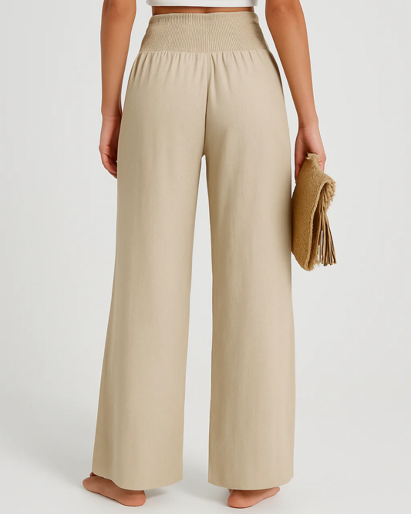 Sommerhose mit hoher Taille für Damen in modernem Schnitt, ideal für warme Tage und vielseitige Sommer-Outfits.

