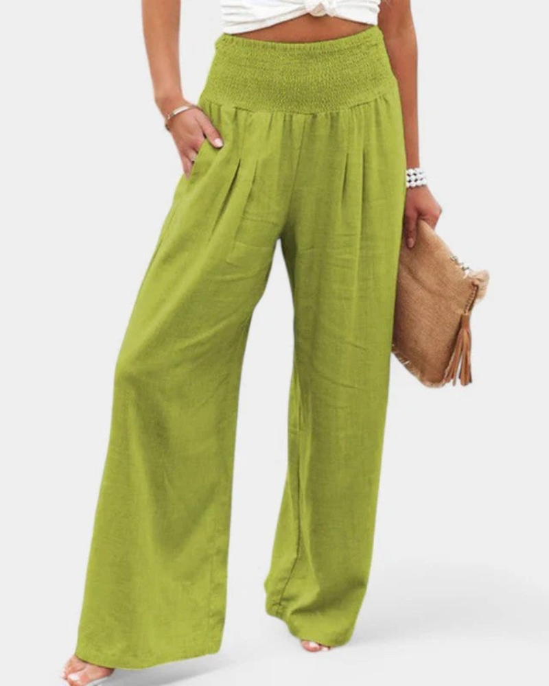 Sommerhose mit hoher Taille für Damen in modernem Schnitt, ideal für warme Tage und vielseitige Sommer-Outfits.

