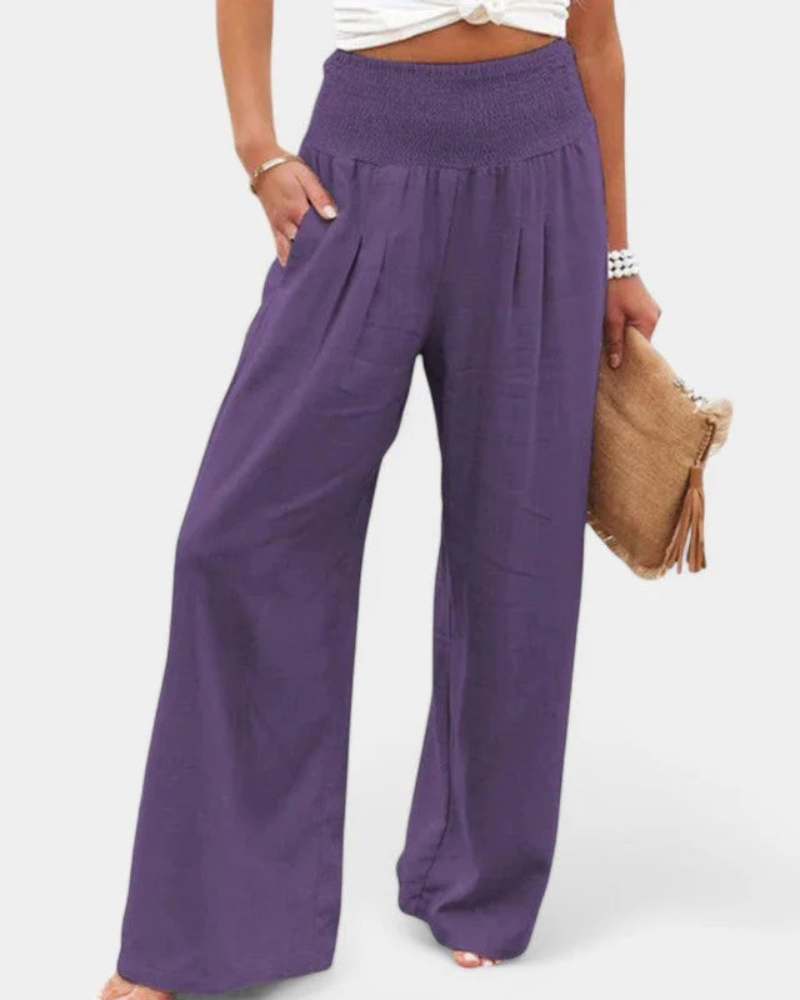 Sommerhose mit hoher Taille für Damen in modernem Schnitt, ideal für warme Tage und vielseitige Sommer-Outfits.


