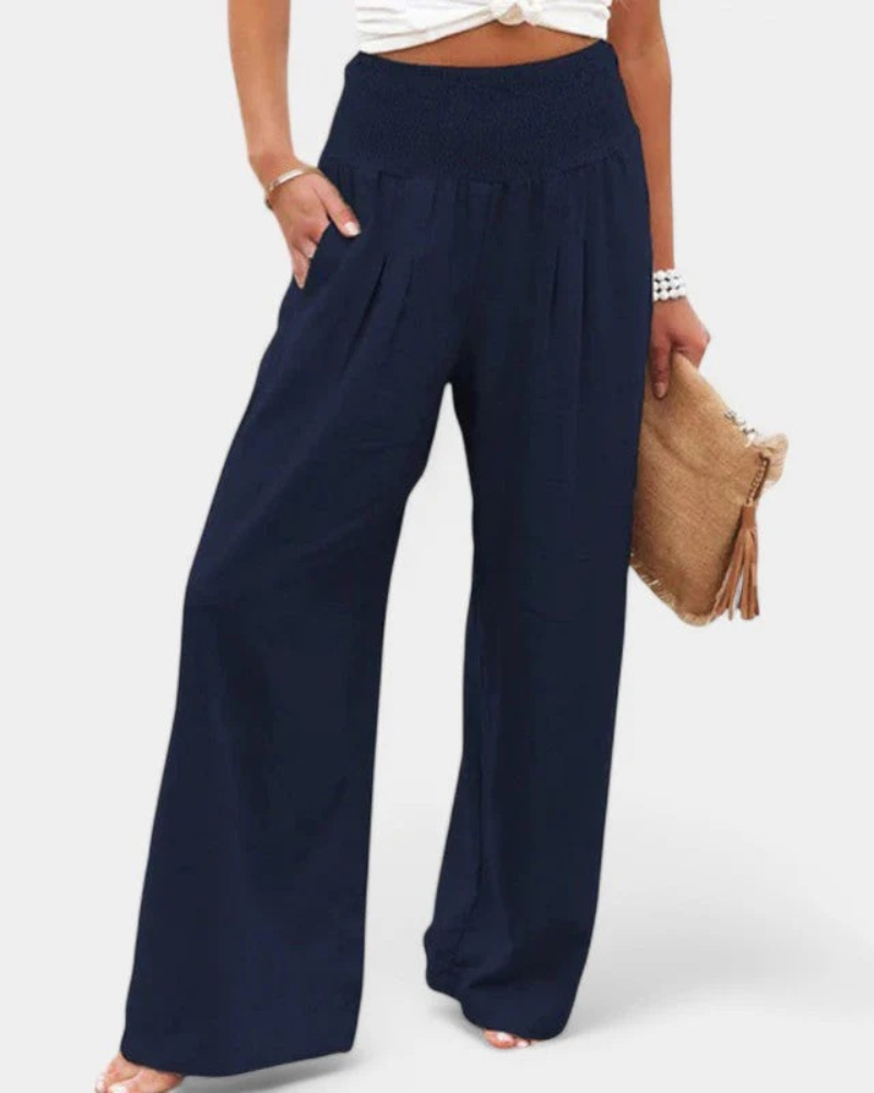 Sommerhose mit hoher Taille für Damen in modernem Schnitt, ideal für warme Tage und vielseitige Sommer-Outfits.

