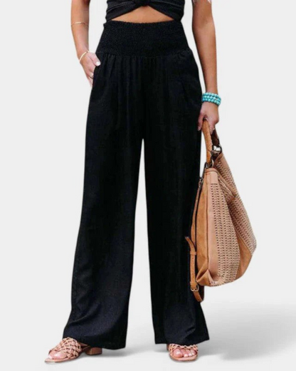 Sommerhose mit hoher Taille für Damen in modernem Schnitt, ideal für warme Tage und vielseitige Sommer-Outfits.


