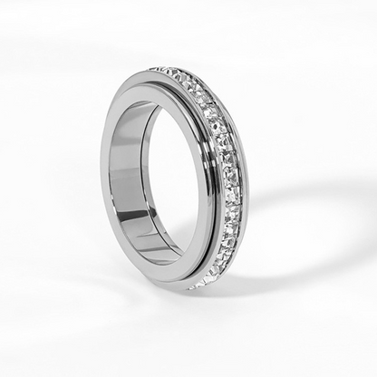 Eleganter Spinner-Ring mit drehbarem Design und Ziersteinen | Aurevia