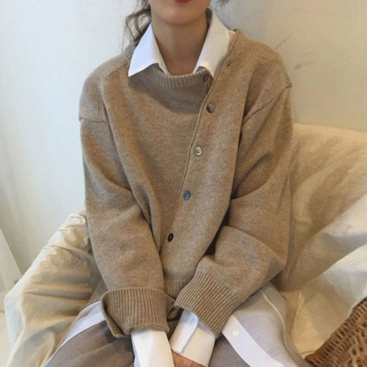 Stilvolle Strickjacke für Damen mit zeitlosem Design für vielseitige Outfits.