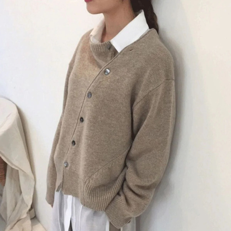Stilvolle Strickjacke für Damen mit zeitlosem Design für vielseitige Outfits.