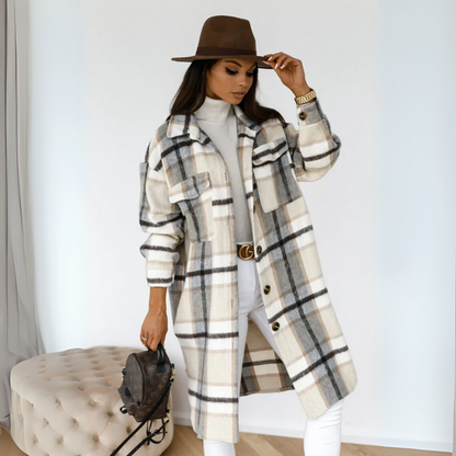 Stilvoller karierter Mantel für Damen im klassischen Muster mit elegantem Design
