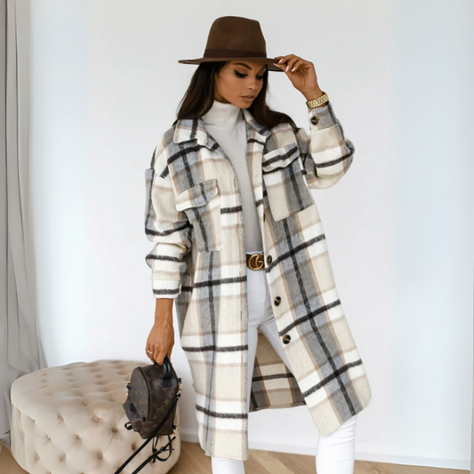 Stilvoller karierter Mantel für Damen im klassischen Muster mit elegantem Design