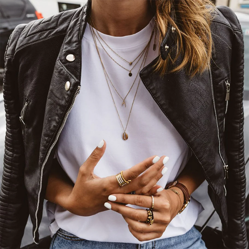 Stylische Bikerjacke für Damen im modernen Design