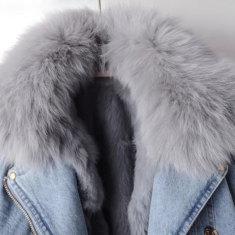 Stylische Jeansjacke für Damen in modernem Design