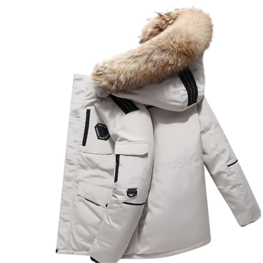 Stylischer Herrenparka mit Kapuze, warm und modern für Alltag und Freizeit