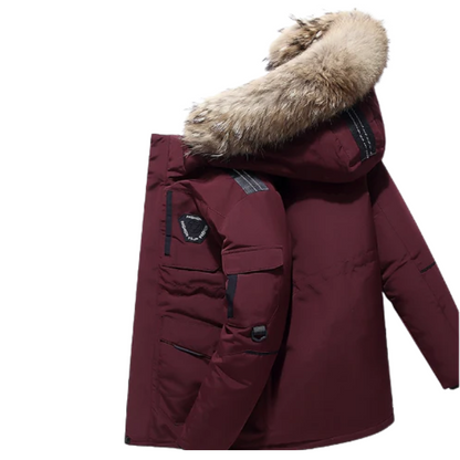 Stylischer Herrenparka mit Kapuze, warm und modern für Alltag und Freizeit