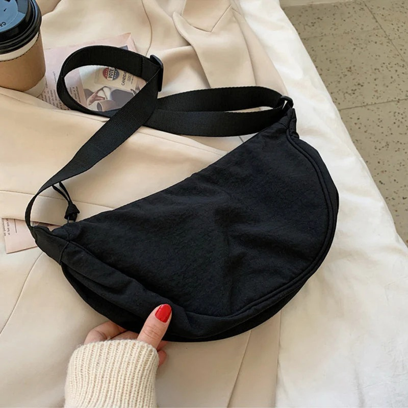 Trendige Halbmond-Crossbody-Tasche für Damen mit modernem Design und praktischem Reißverschluss