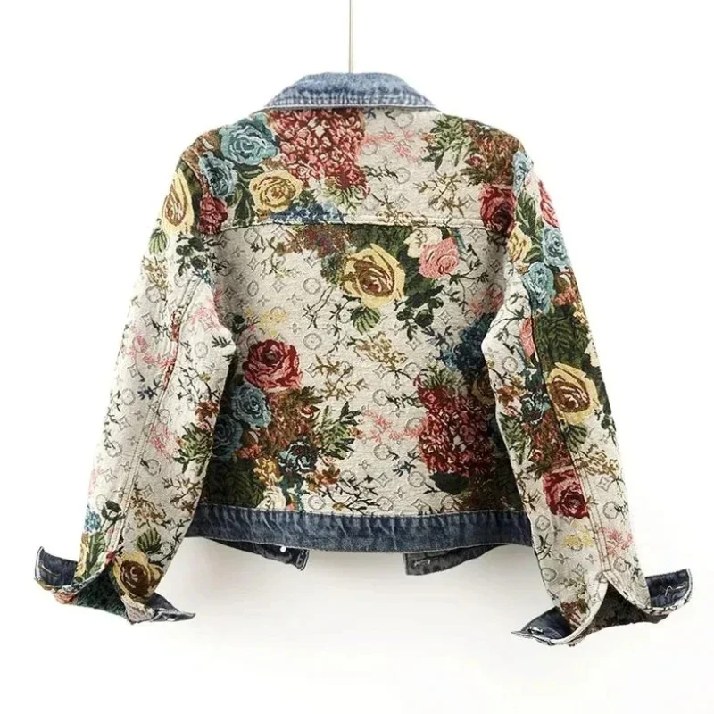 Stilvolle Vintage-Blumenjacke für Damen mit elegantem und femininem Design