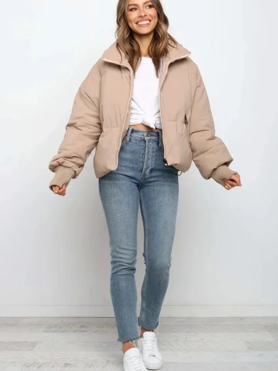 Warme Daunenjacke für Damen in modernem und funktionalem Design