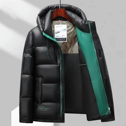 Warme Daunenjacke mit Kapuze für Herren in modernem Design