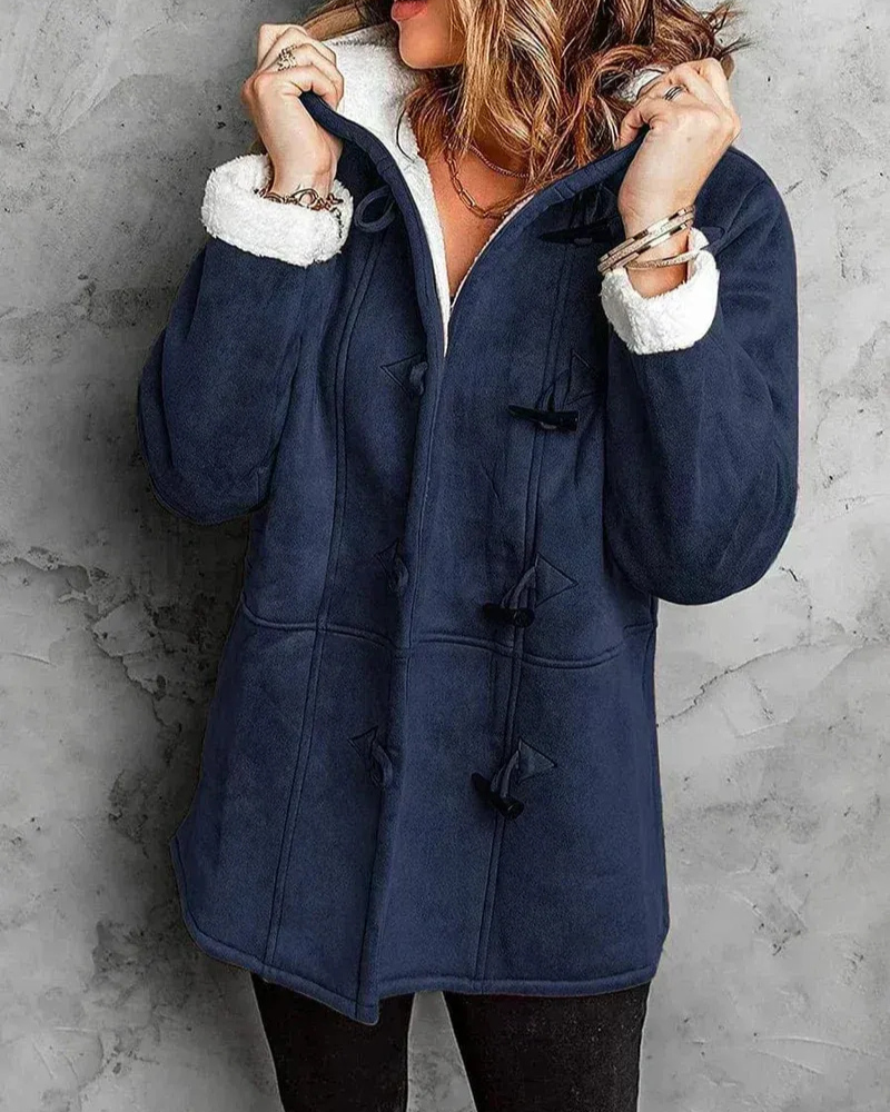 Warme Kapuzenjacke für Damen in wintertauglichem Design