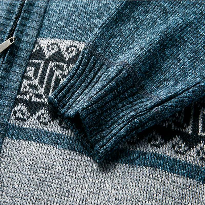 Warmer Herrenpullover mit Reißverschluss in klassischem Design