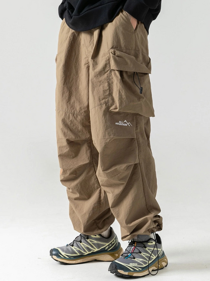 Herren-Wanderhosen mit wasserdichtem Design und praktischen Taschen für Outdoor-Aktivitäten