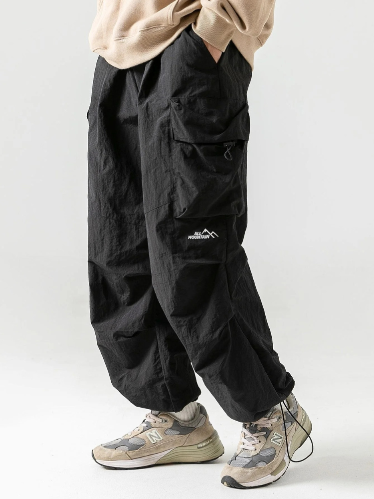 Herren-Wanderhosen mit wasserdichtem Design und praktischen Taschen für Outdoor-Aktivitäten