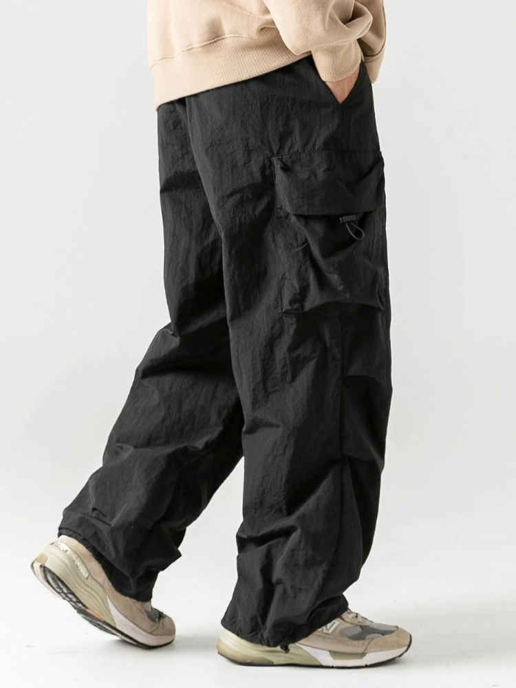 Herren-Wanderhosen mit wasserdichtem Design und praktischen Taschen für Outdoor-Aktivitäten