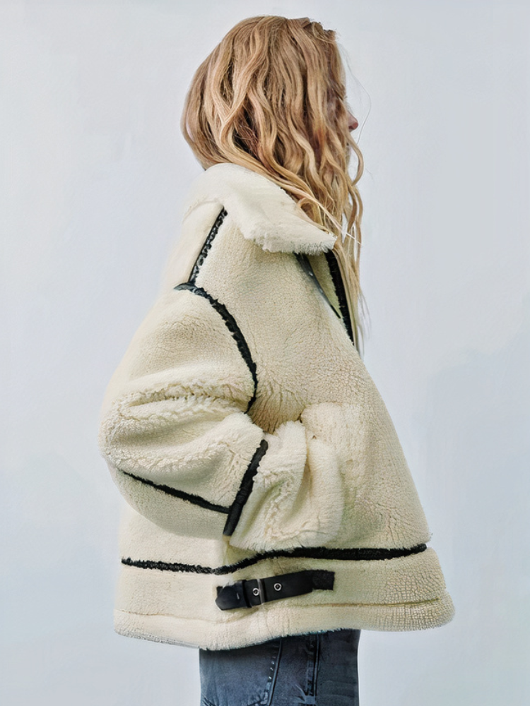 Weibliche Vintage-Softjacke, bequemer Sitz und vielseitig einsetzbar für Alltag und Freizeit