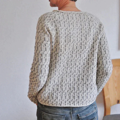 Zeitloser Herbstpullover für Damen in klassischem Design, ideal für Alltag, Freizeit und Büro.