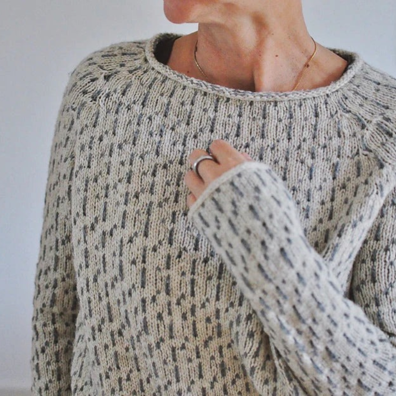 Zeitloser Herbstpullover für Damen in klassischem Design, ideal für Alltag, Freizeit und Büro.